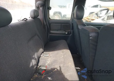 2002 GMC Sierra 1500 Standard z USA, uszkodzony, nr VIN 2GTEC19V321262118